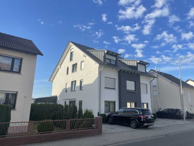 Neuwertige Wohnung mit fünf Zimmern und Balkon in Rhein-Pfalz-Kreis