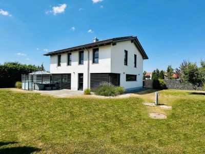 MODERN - GERÄUMIG - HOCHWERTIG Einfamilienhaus mit großem Garten in Germaringen