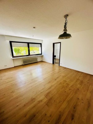 Schöne und gepflegte 3-Zimmer-Souterrain-Wohnung mit Terrasse in Velbert-Langenberg
