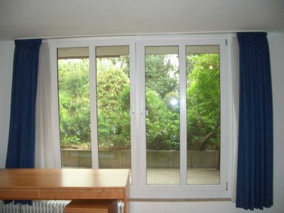 Teilmöbilierte 1 Zi-Whg. 1.OG, Terrasse zum begrünten Innenhof