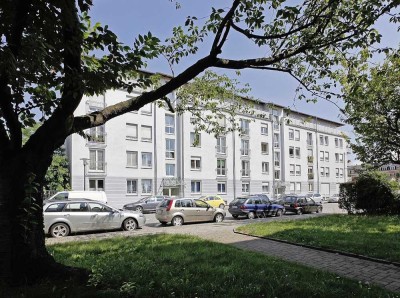 Schick sanierte 3-Zimmer-Wohnung mit Einbauküche der Vormieter zur Übernahme.