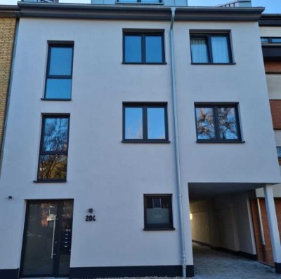 Neuwertige 3,5-Raum-Wohnung mit Balkon und einer (!) Einbauküche