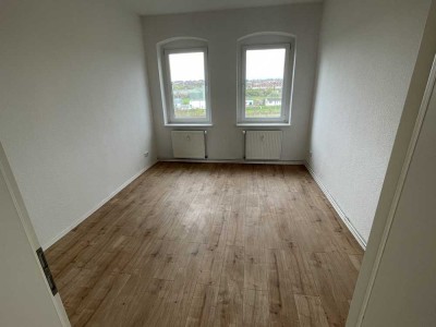 sanierte 3-Raumwohnung mit Einbauküche und Ausblick - ruhig