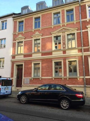 NETTE 2 ZIMMER IM ALTBAU