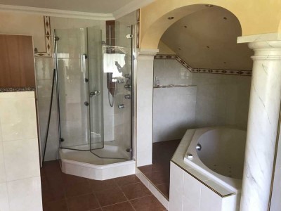 Freundliche 3-Zimmer-DG-Wohnung mit geh. Innenausstattung mit Balkon und EBK