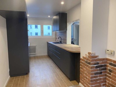 Charmantes, modernisiertes Reihenhaus mit Garten, Balkon & Garage - in Stuttgart-Altenburg