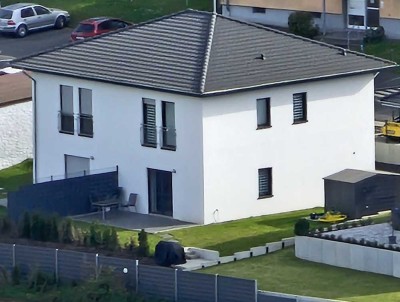 Exklusives Doppelhaus in Amorbach – Neubau mit Panoramablick auf die Gotthardsruine