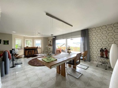 Großzügige 6-Zimmer-Wohnung in ruhiger Wohnlage
