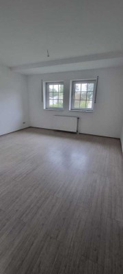 Attraktive 2,5-Zimmer-Erdgeschosswohnung mit Balkon und Einbauküche in Eschweiler