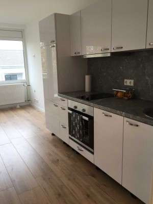 1 Zimmer Wohnung mit Einbauküche und Balkon - ideal für Pendler, Singles