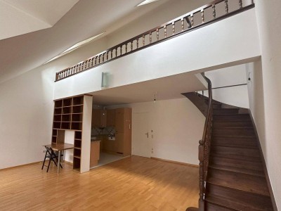 Charmante Maisonette - Wohnung im top-sanierten Metternichhof im Zentrum von Baden