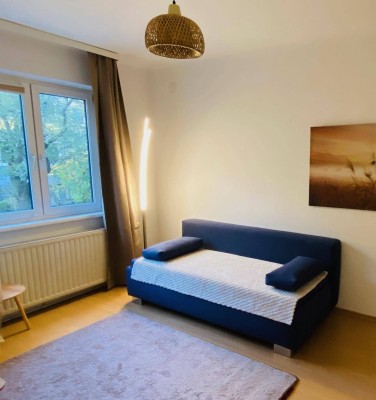 Möblierte 2-Zimmer-Wohnung, hell, ruhig, Gartenblick, Nähe U4
