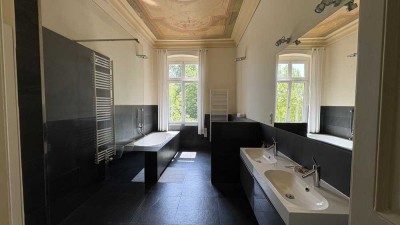 Große 4-Zimmer Wohnung über den Dächern der Stadt