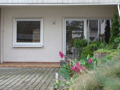 Für junge u. junggebliebene Mieter moderne großzügig geschnittene Wohnung