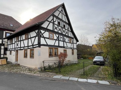 Mit viel Liebe zum Detail saniertes Einfamilienhaus in typisch fränkischem Fachwerkstil