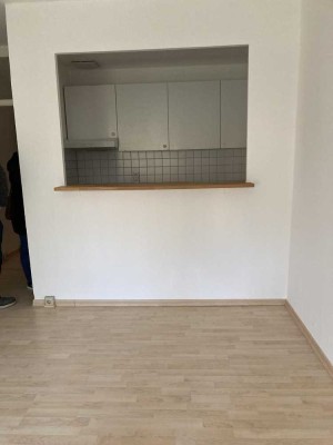 1 Zimmerwohmung mit Balkon (ohne Fahrstuhl) in Potsdam sucht neuen Mieter