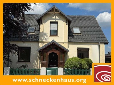 Syke-Barrien: Riesiges Grundstück!  Doppelhaus mit drei Einheiten, eine Wohnung frei!