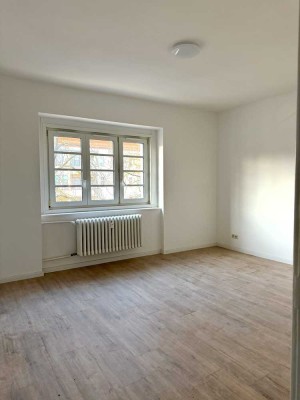 Erstbezug nach Sanierung: 2 Zimmer-Whg in 12105 Berlin