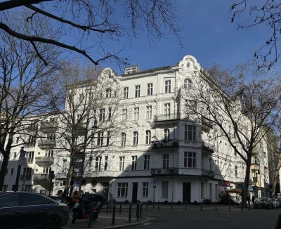 *Befristet auf ein Jahr* Altbauwohnung in Schöneberg