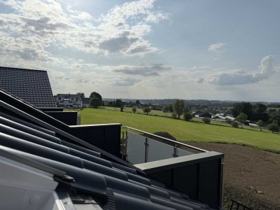 4,5 Zi. Neubau mit 4 Terrassen, Lift & Weitblick