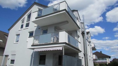 Moderne Dachgeschosswohnung in Toplage von Hanau-Steinheim!