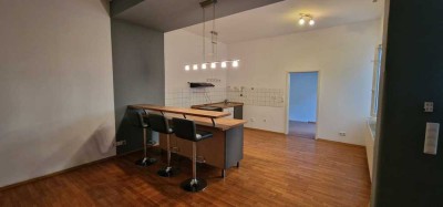 Charmante 2 Zimmer Wohnung im Hinterhaus mit kleiner Terrasse