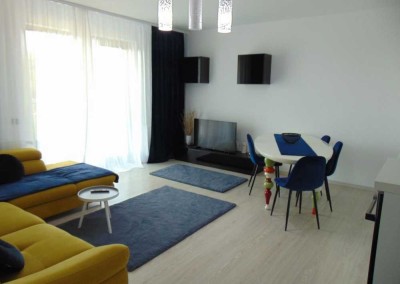 Geschmackvolle, vollständig renovierte 1,5-Raum-Wohnung mit Balkon und EBK in Mainburg