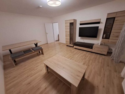 Ettlingen Stadt helle 2-Zimmer Wohnung mit 2 Balkonen und Stellplatz und Einbauküche