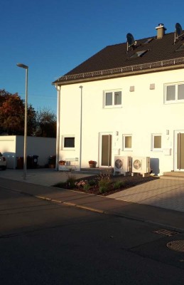 Doppelhaushälfte mit Garten