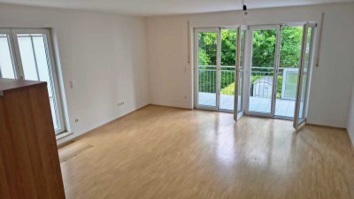 2-Zimmer-Wohnung mit Dachterrasse und Balkon