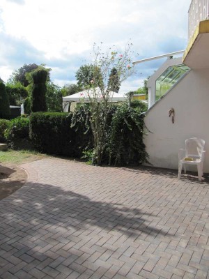 Saniertes Reihenmittelhaus mit Garten in Refrath zu vermieten