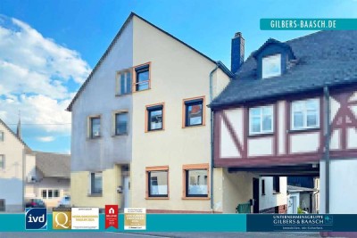 Osann Monzel: Wohnhaus mit Garage, Balkon, neuer Heizung 2023, inklusive Küche, frei ab sofort