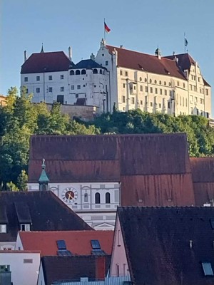 Helle 2-Zi-Wohnung mit Balkon im Zentrum von Landshut mit fantastischem Blick zur Burg Trausnitz