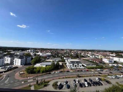 **renovierte ETW mit 3,5 Zimmern und  2 Balkonen in zentraler Wohnlage**