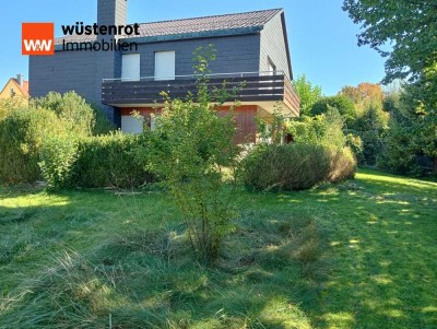 Oldtimer mit Potenzial in bester Lage!
Neubebauung oder Bestand komplett sanieren.
Grund ca. 1095