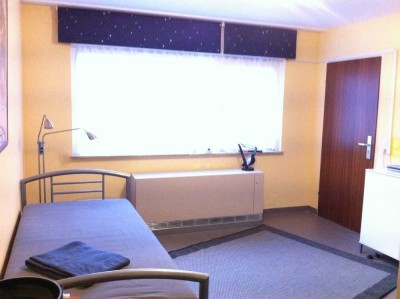 Helles 1-Zimmer Apartment, renoviert, gut für Wochenend-Heimfahrer als „Arbeits/Firmen-Wohnung“
