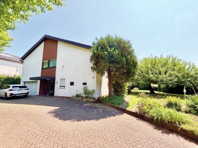 Wohnhaus mit Einliegerwohnung in TOP-Lage Zweibrücken, 270 m2 Wfl, 1.260 m2 Areal