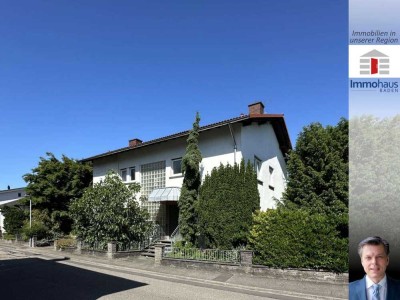 Kuppenheim: Freist. Einfamilienhaus mit tollem Garten, Garage(n), Nebengebäude + möglichem Bauplatz