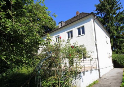 Repräsentatives Einfamilienhaus auf großzügigem Grundstück in begehrter Wohnlage!