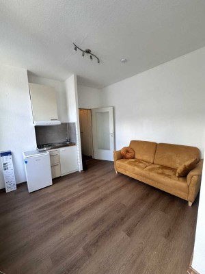 Frisch renoviert & möbliert: Zentrale 2-Zimmer-Wohnung in Aachen