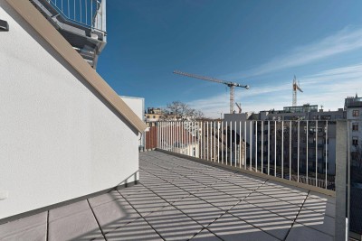 Charmante Dachgeschoss-Wohnung mit stilvoller Ausstattung &gt;&gt; TOP LAGE und SUPER HELL