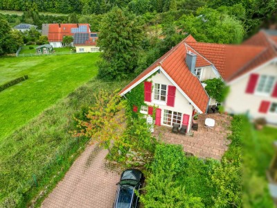 Schöner Wohnen im Grünen: Einfamilienhaus in mediterranem Stil