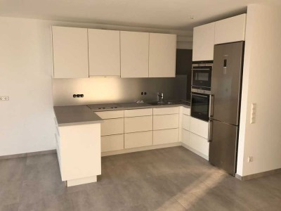 Geschmackvolle, neuwertige 2-Zimmer-Wohnung mit gehobener Innenausstattung mit EBK in Karlsruhe