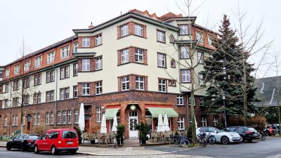 Sichere Kapitalanlage in Top-Lage: Denkmalgeschützte,  vermietete 3-Raum-Wohnung in Dresden-Striesen