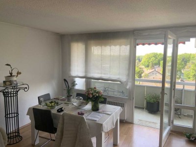 Geschmackvolle 2-Zimmer-Wohnung mit Balkon in Köln Rodenkirchen