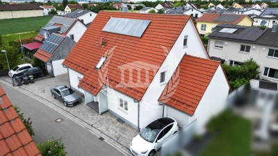 Raumwunder in Neutraubling – Modernes Einfamilienhaus mit Einliegerwohnung und Westterrasse!