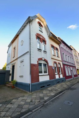 Top 2,5 Zi-Whg (1 Schlafzimmer) mit geschlossener Loggia im 1. OG eines 3 Parteien-Altbaus in Hilden