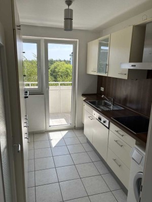� Moderne, möblierte 3-Zimmer-Wohnung mit Garage & Einbauküche–Ideal für Eigennutz od. Kapitalanl.