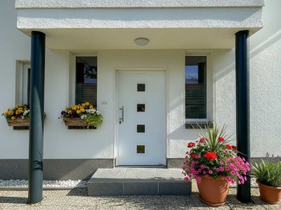 Bezugsfreies Zweifamilienhaus mit aktuell 4 Wohneinheiten und großem Garten