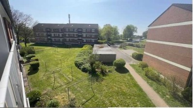 Im Erdgeschoss: Renovierungsbedürftige 4-Zimmer-Wohnung in ruhiger schöner Lage zu vermieten!